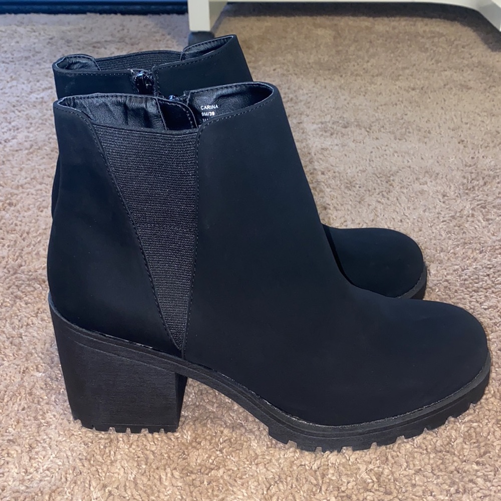 Me Too black boots